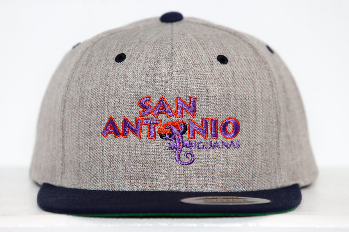 Vintage 1990's San Antonio Spurs Script Sports Specialties Wool Snap